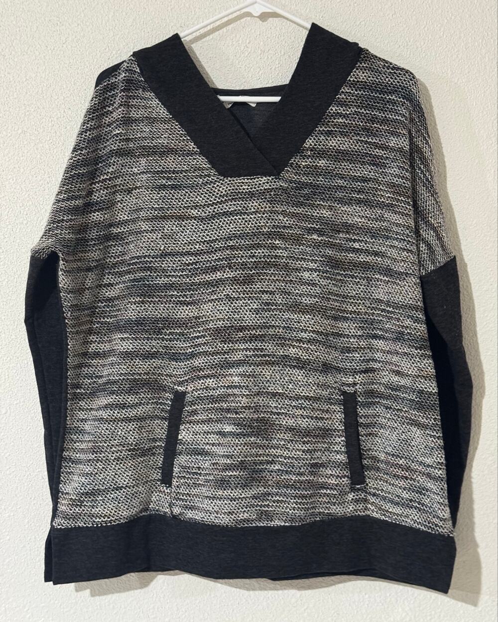 Maurices Size 1 Gray Space Dye Knit Hoodie Long Sleeve Lounge Pullover V-Neck